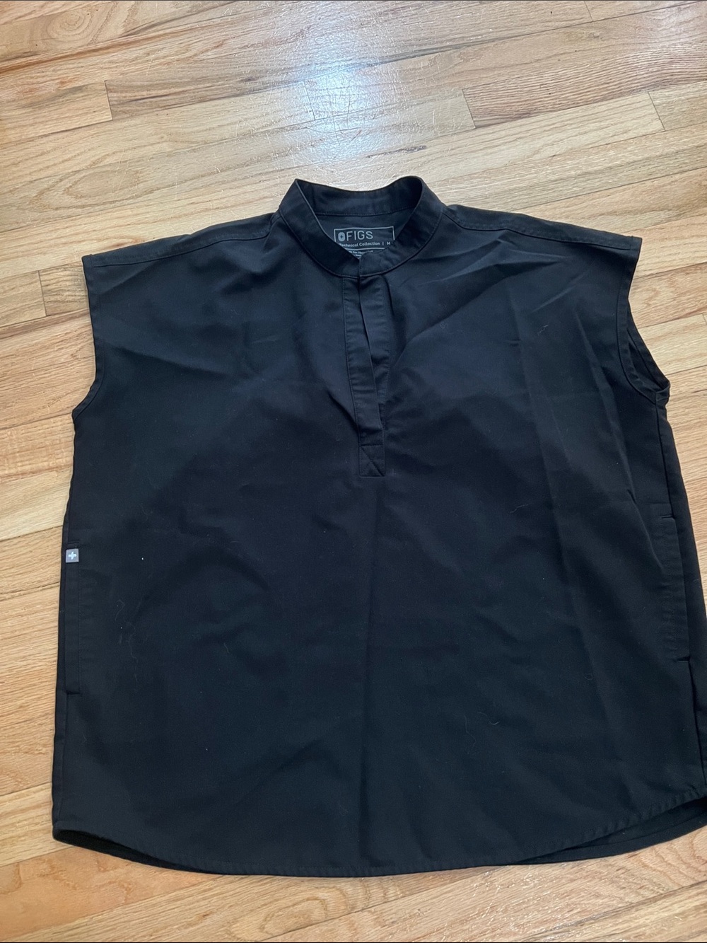 Figs Black Sleeveless Mandarin-Collar Top